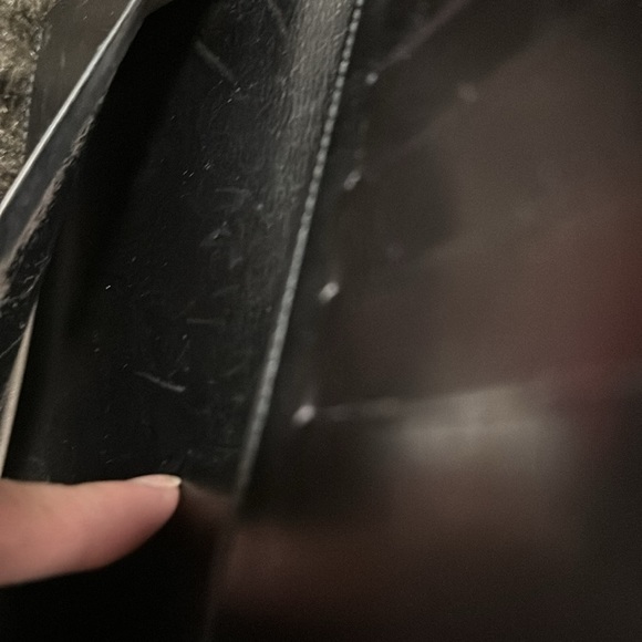 Louis Vuitton - Picture 8 of 10